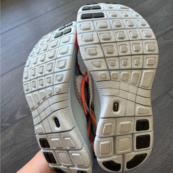 Nike free flyknit shoes size 7.5 - Picture 7 of 7